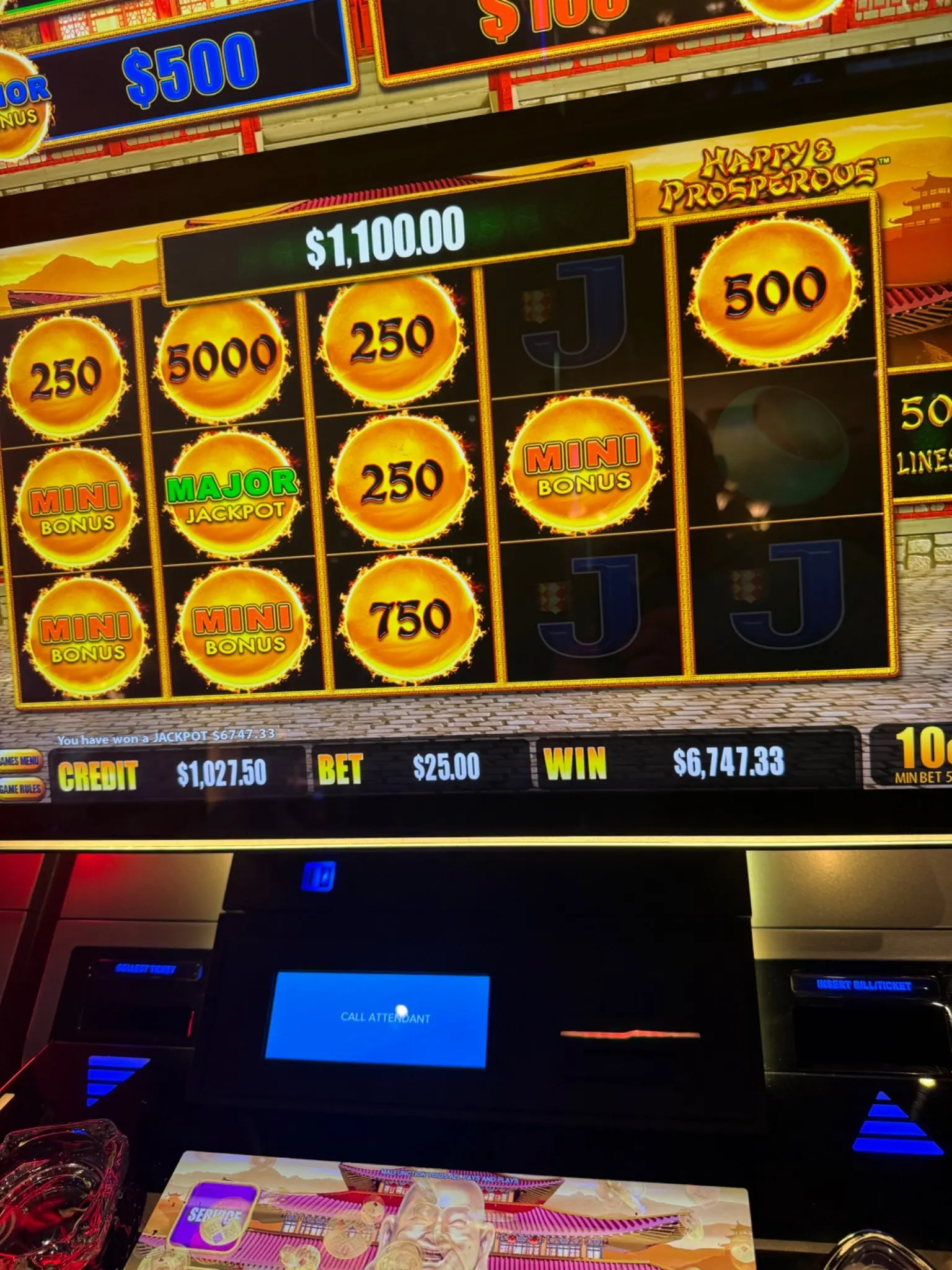 Slot machine jackpot win display